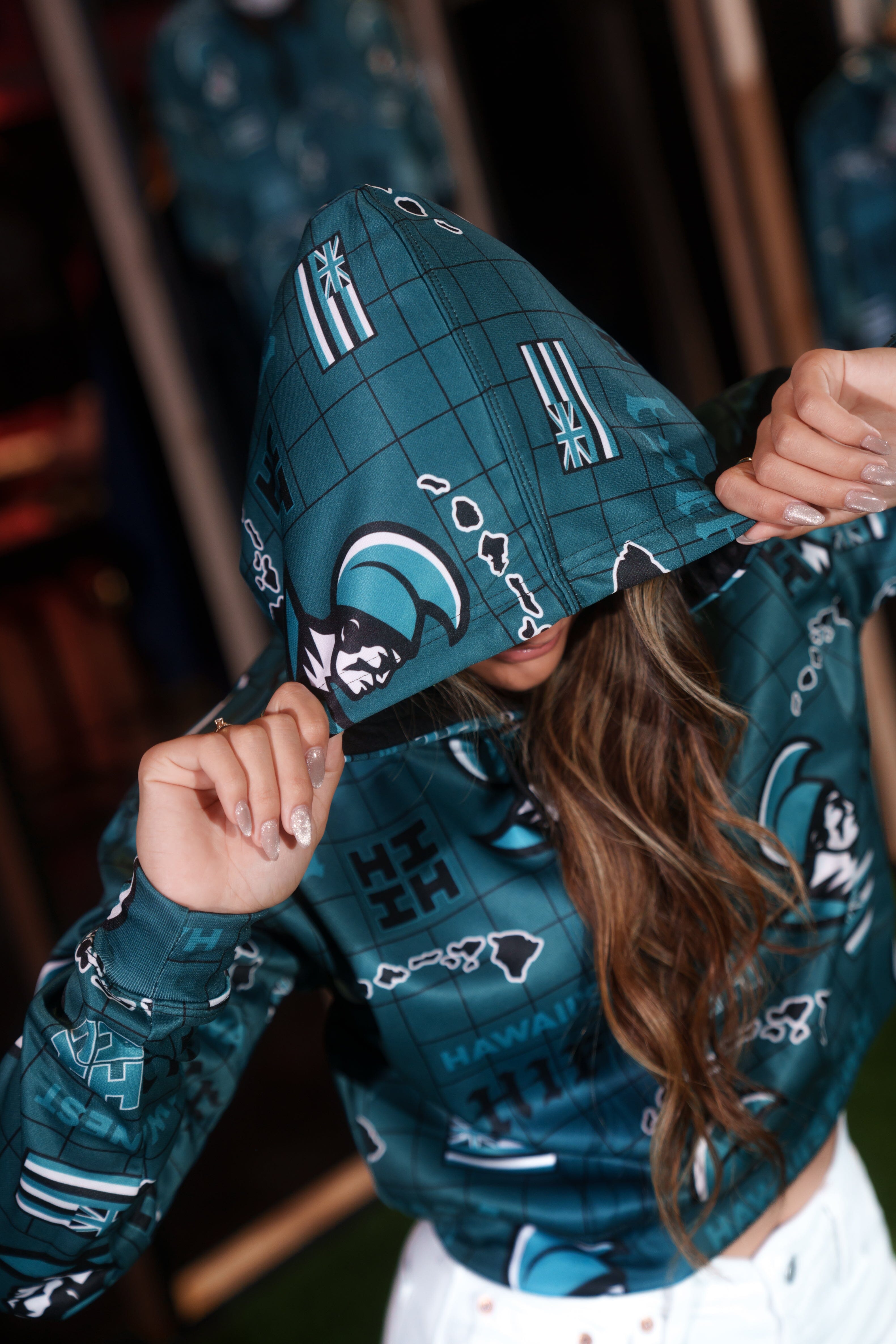 GREEN KOA WOMEN'S CROP HOODIE