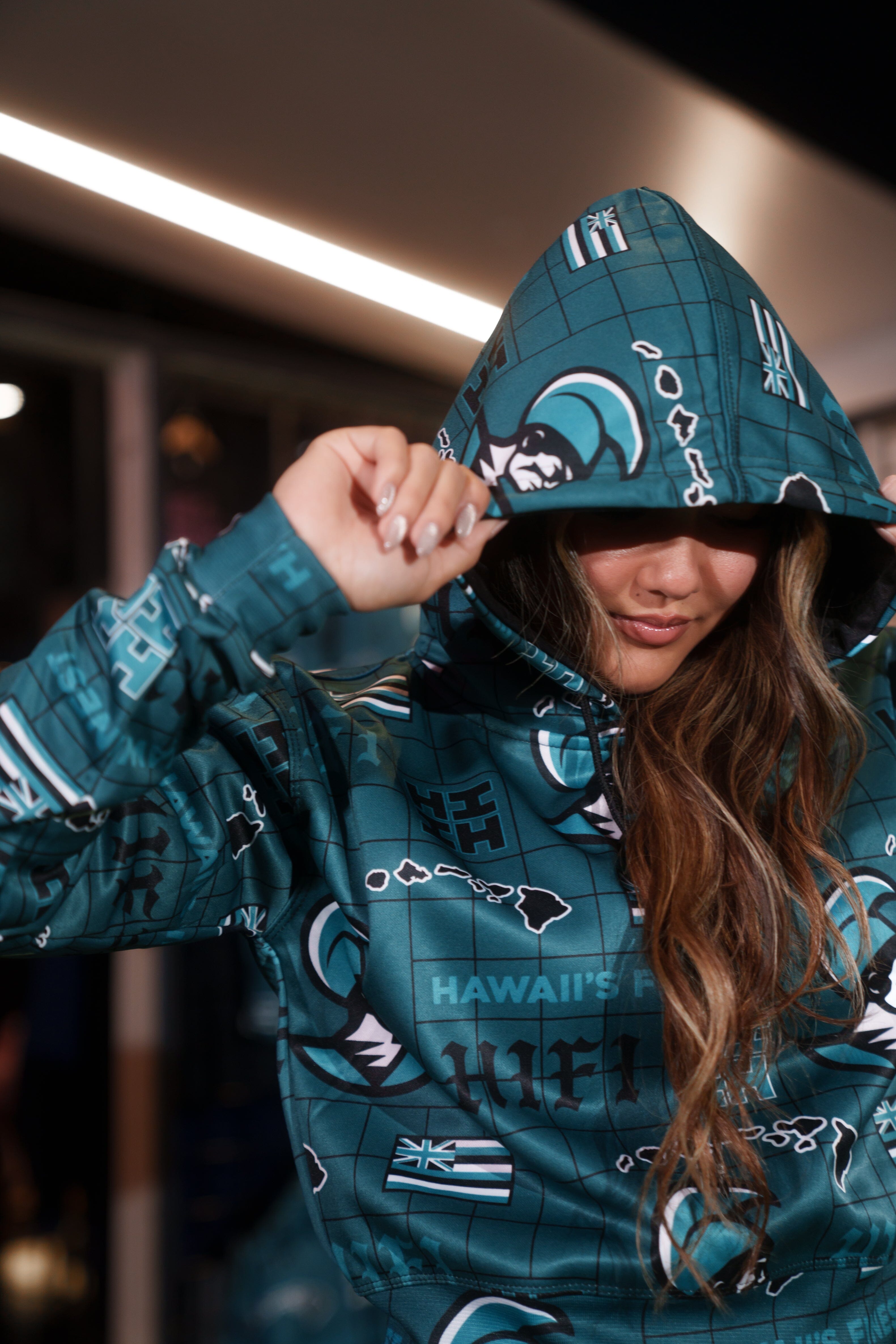 GREEN KOA WOMEN'S CROP HOODIE