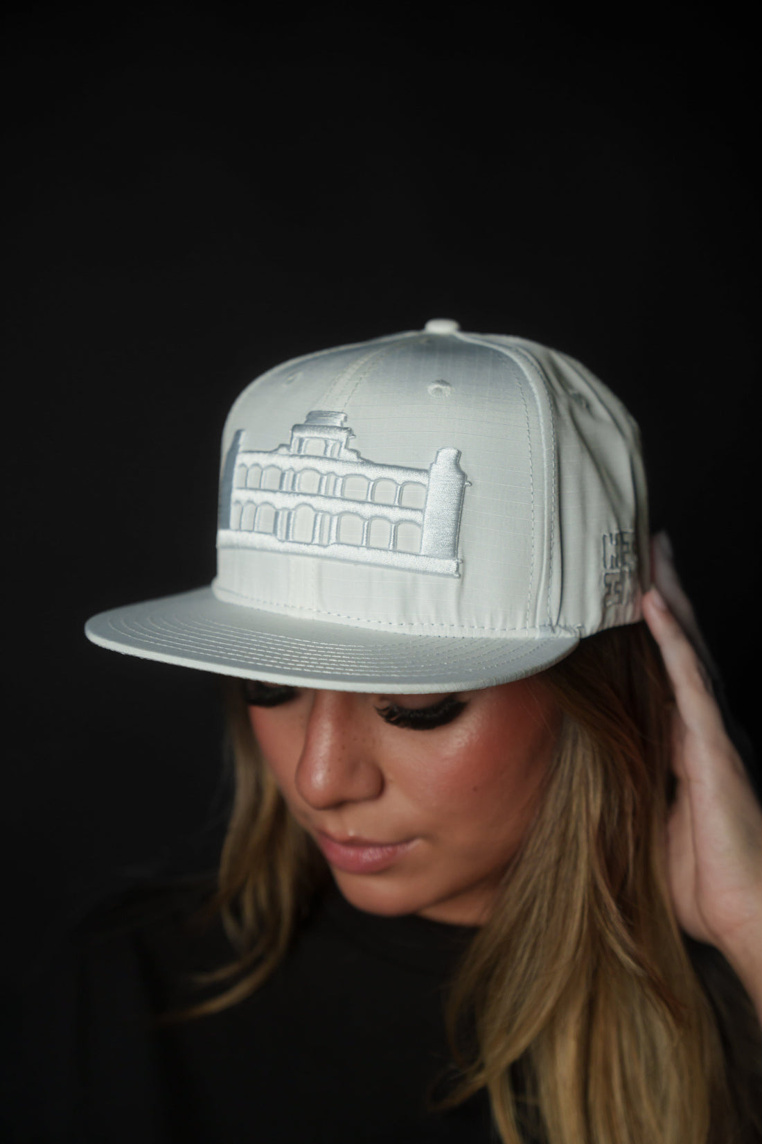 WHITE PALACE HAT