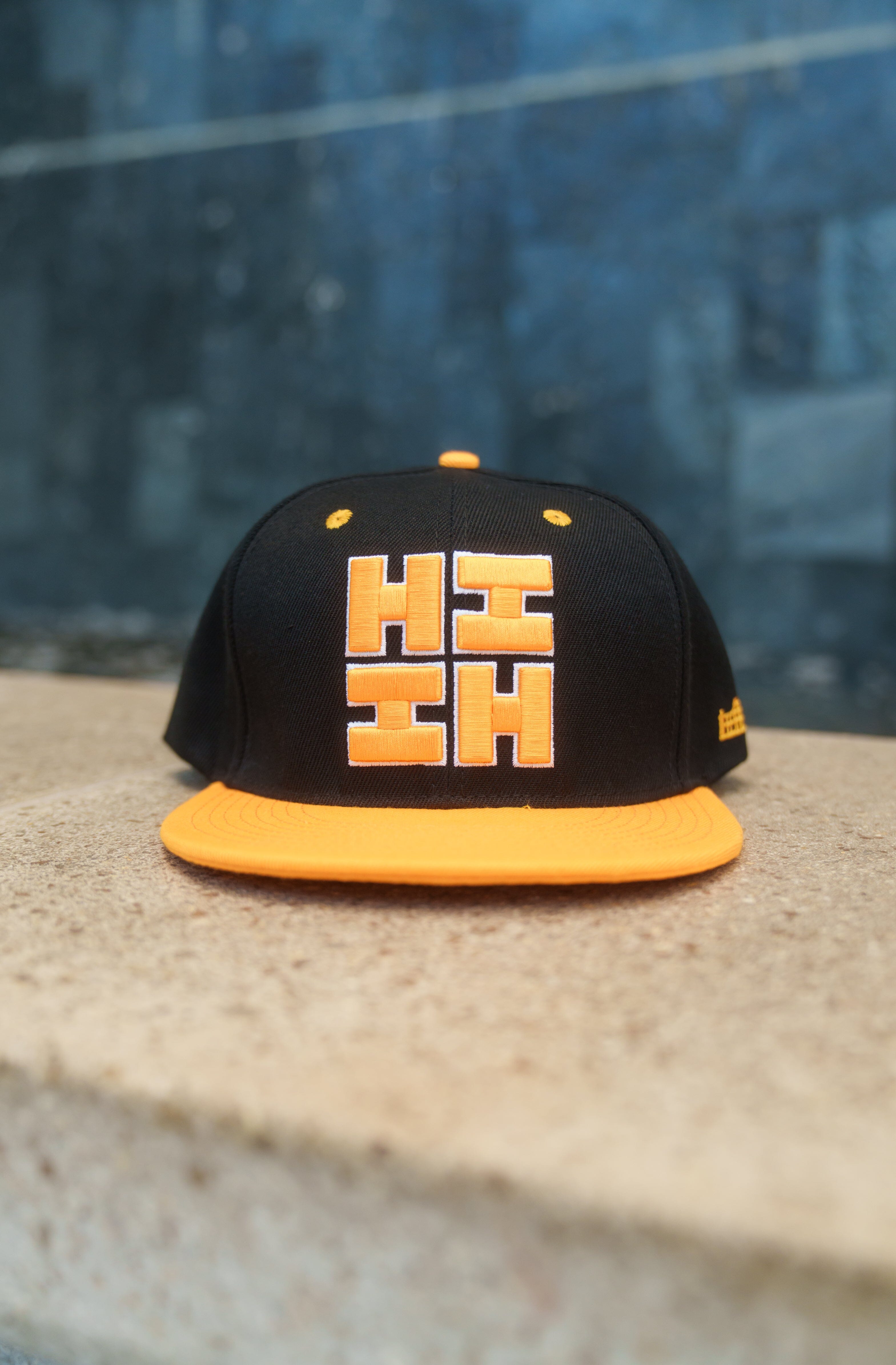 BLACK & YELLOW HIFI LOGO HAT