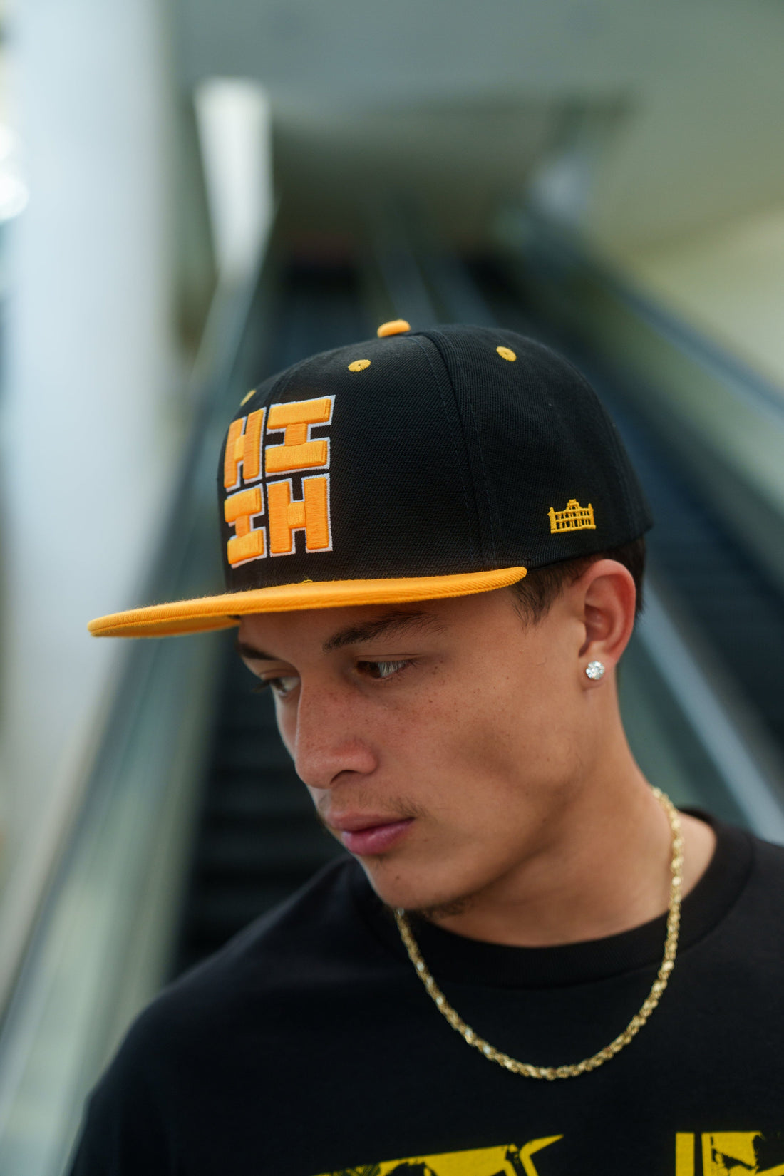 BLACK & YELLOW HIFI LOGO HAT